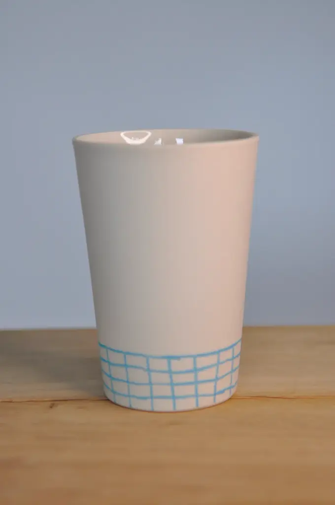 Tasse quadrillage bleu