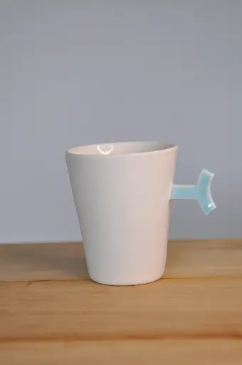 Tasse anse bleue